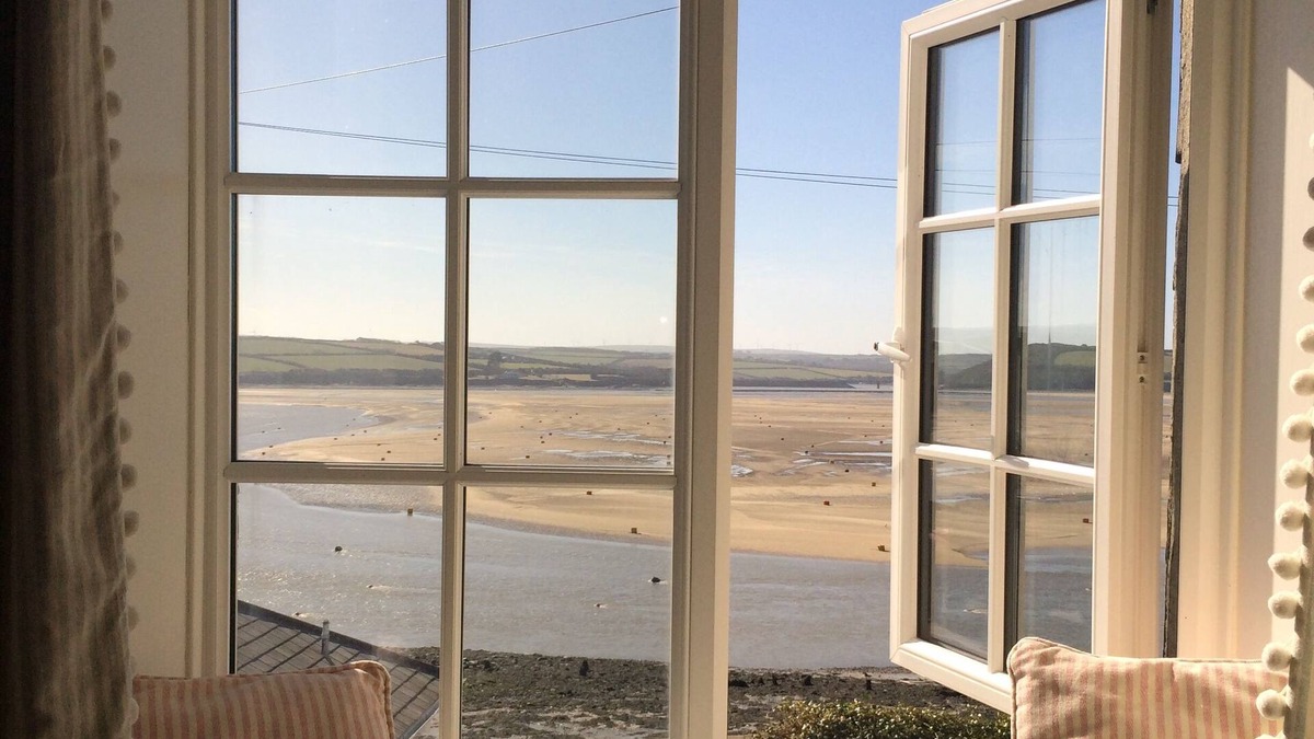 Rock House | Attractive 3 storey Holiday Cottage overlooking the River Camel in Rock, Slps8-9