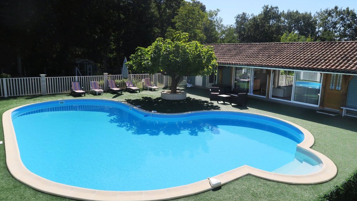 Saint-Justin House | Attractive air-conditioned vacation home with pool 3 stars