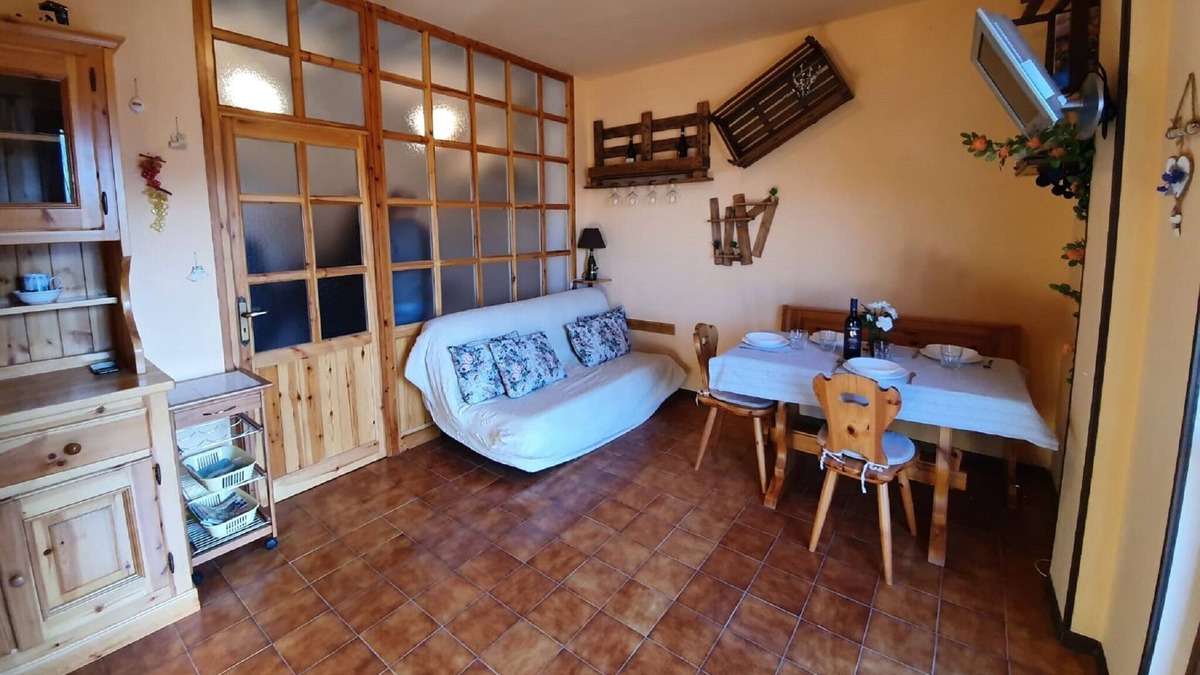 San Giacomo Apartment | Attractive apartmemt in Roburent with balcony