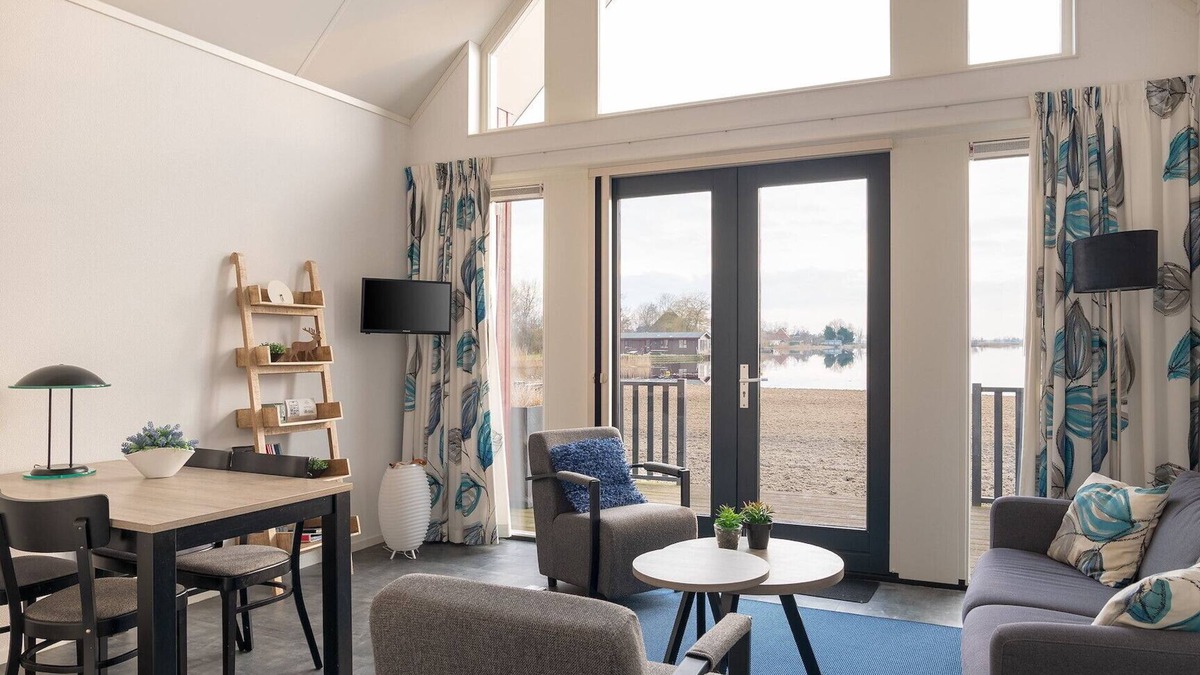 Langelille Cabin | Attractive beach lodge for 4 people