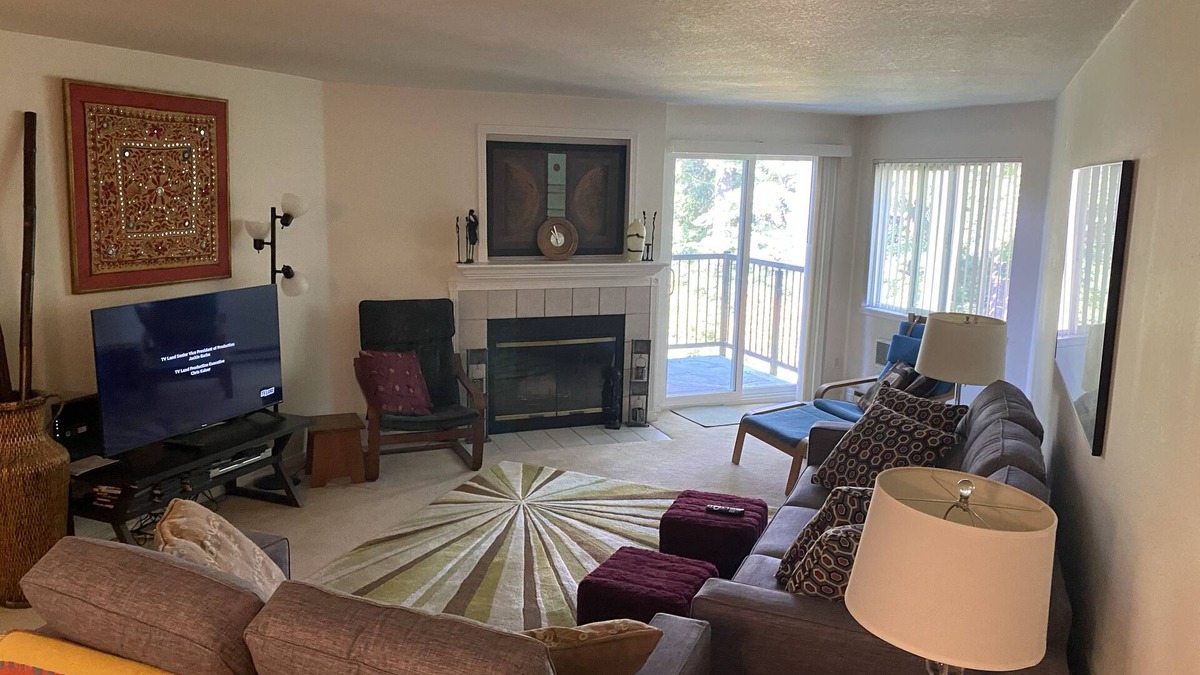 Sherwood - Tualatin South House | Attractive & Comfortable Upscale Condo Close to Everything