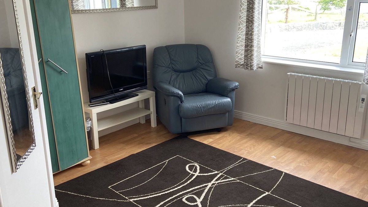 Galway Apartment | Attractive cosy panoramic ocean view on Galway Bay