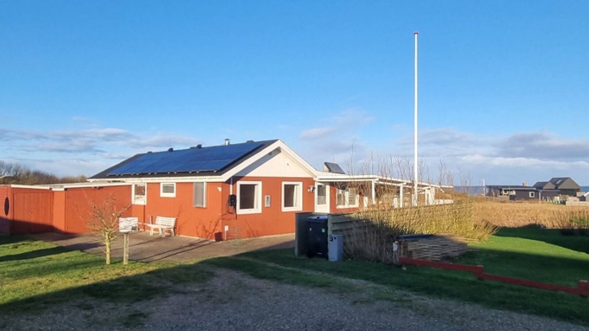 Vinderup House | Attractive, cozy wooden holiday home with a view of the picturesque Limfjord