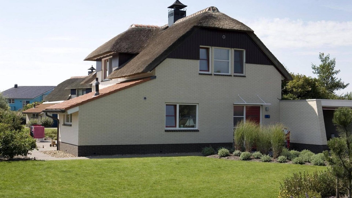 Makkum Cabin | Attractive detached villa with bubble bath