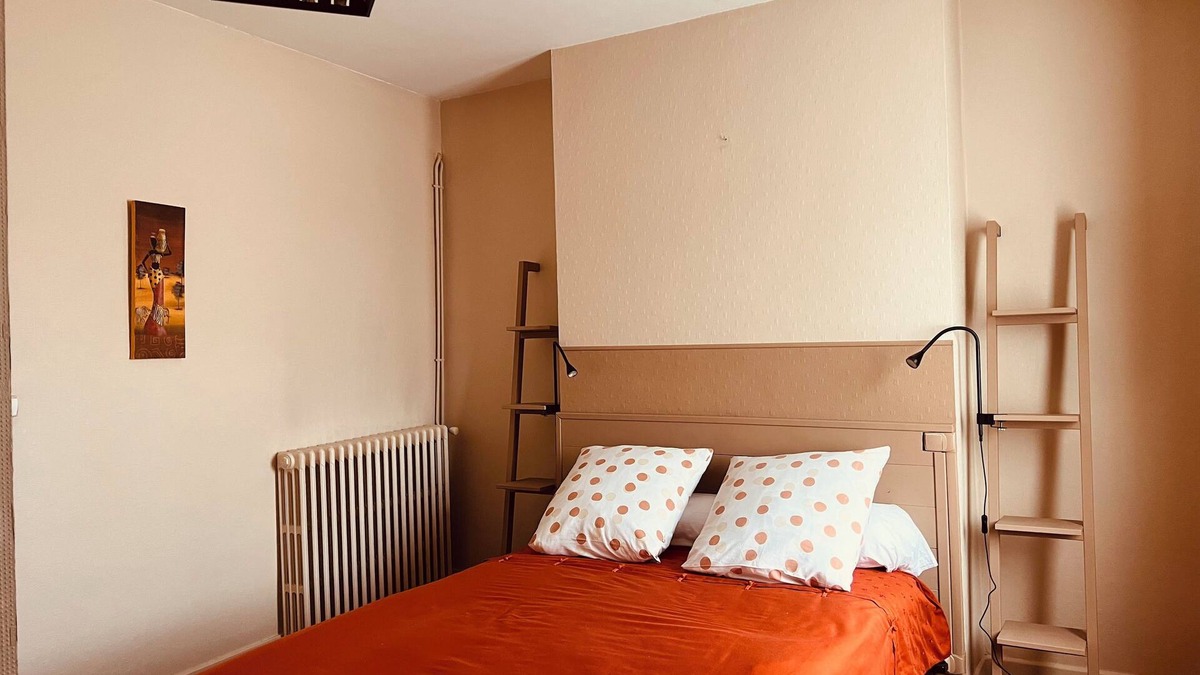 Issoire Apartment | Attractive duplex apartment in the center of town with secure parking on request