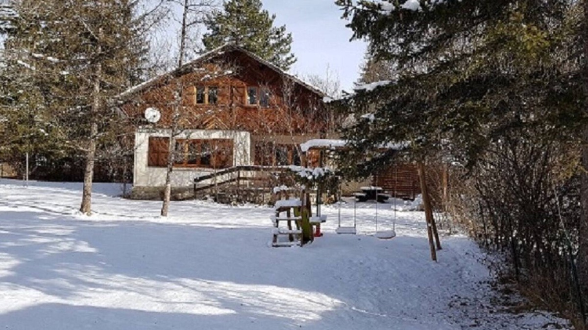 Villars-Colmars Ski Chalet | Attractive family chalet sleeps 10 to 12 in Val d'Allos