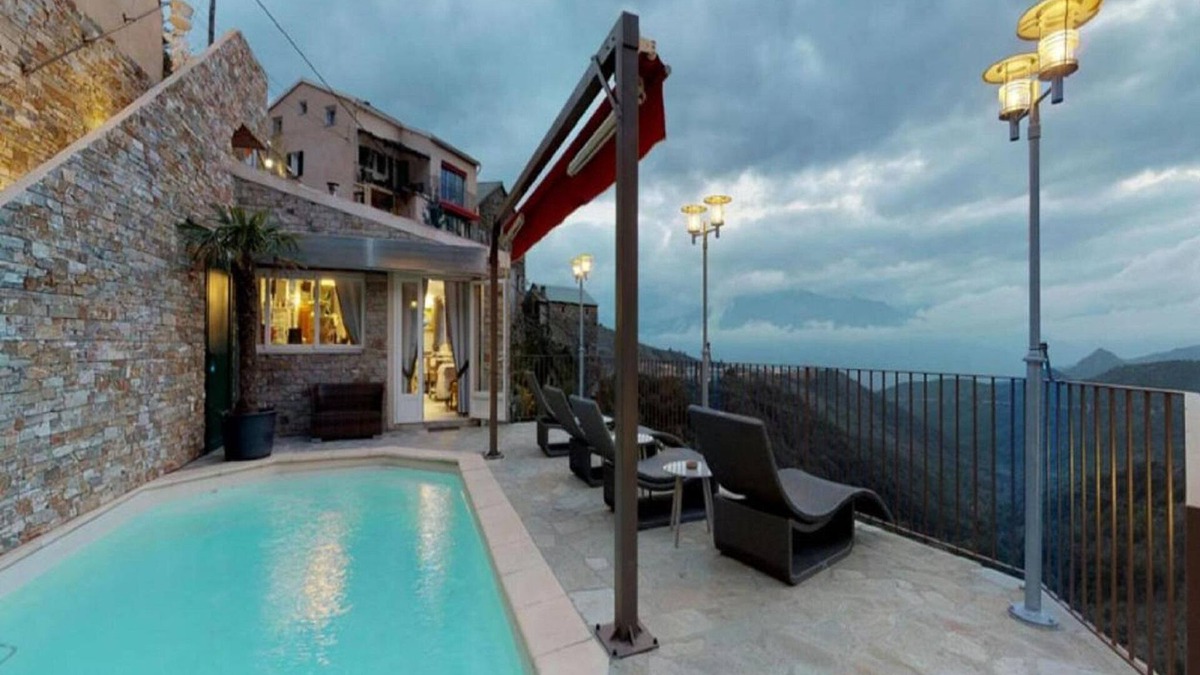 Mazzola Apartment | Attractive holiday home in Mazzola with sauna