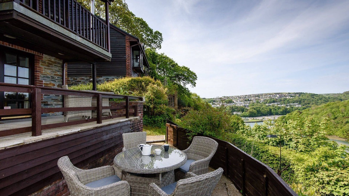 Looe House | Attractive house with lovely views