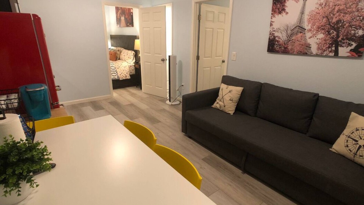 East San Mateo Apartment | Attractive oasis, conveniently located