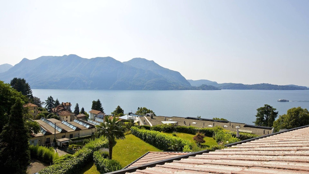 Susello Apartment | Attractive studio with balcony, pool and dream view