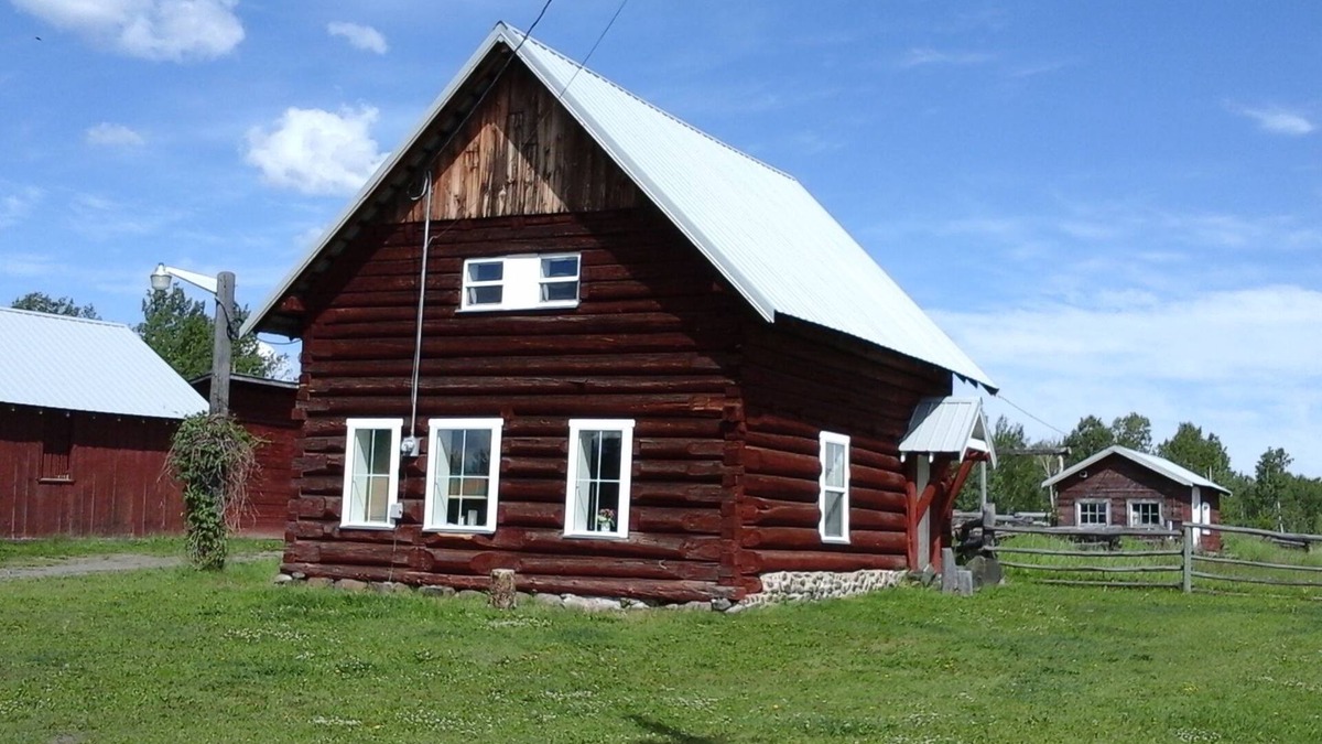 Lone Butte Bed & Breakfast | Attwood Creek Ranch