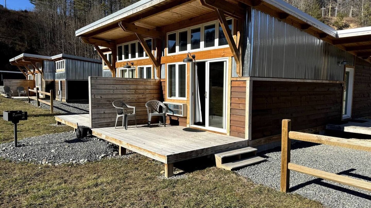 Bramwell Cabin | ATV TrailCamp: Harris's Hut- Just seconds from the HMT Pocahontas Trailhead!