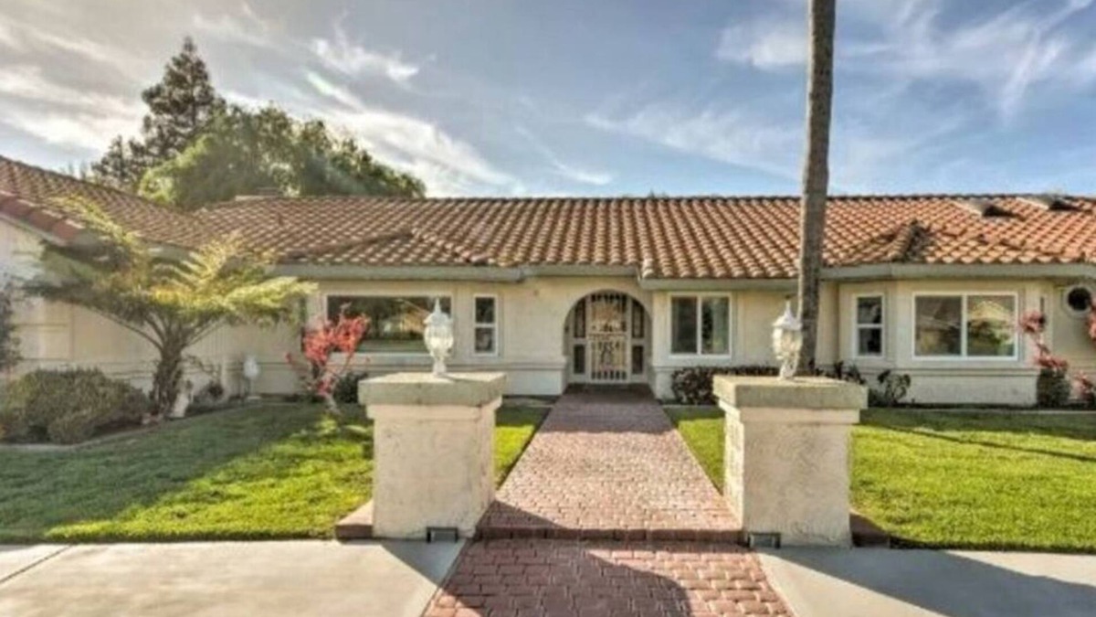 Atwater House | "Atwater Haasecienda Getaway"