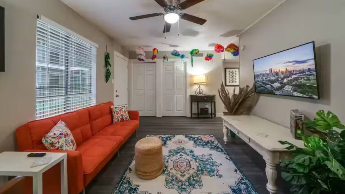South Manchaca Apartment | ATX Casa Feliz Bnb ~ Near SoCo Nest and Westgate