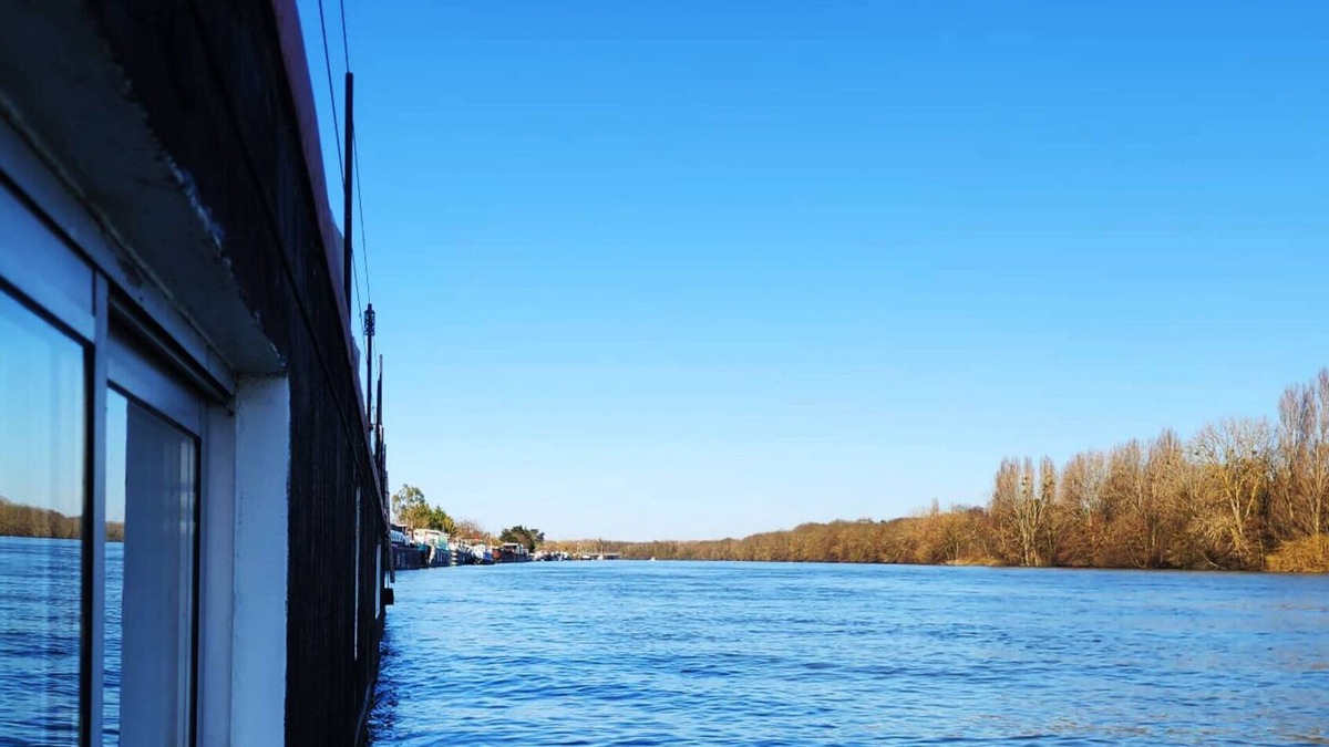 Athis-Mons Boat Rental | Atypical houseboat - 13 min from Paris - Private loft