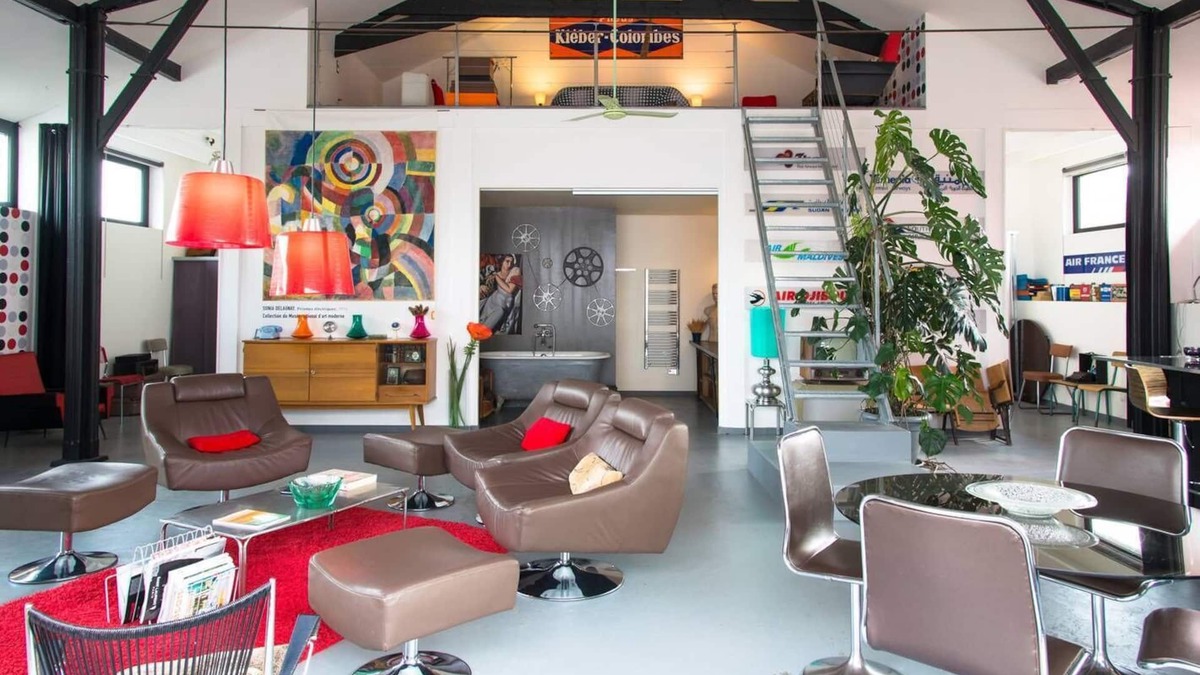 Le Champ-Saint-Pere House | ATYPICAL LOFT -Former CINEMA-CAMPAIGN-NEAR SEA
