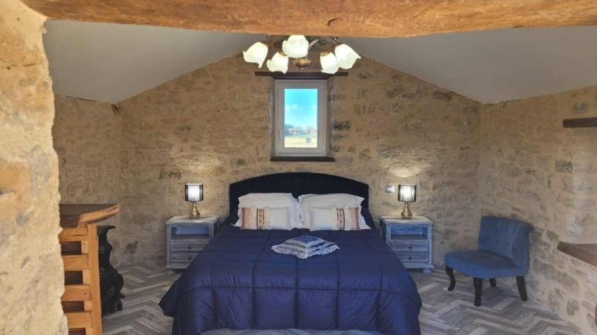 Figeac Bed & Breakfast | Atypical room