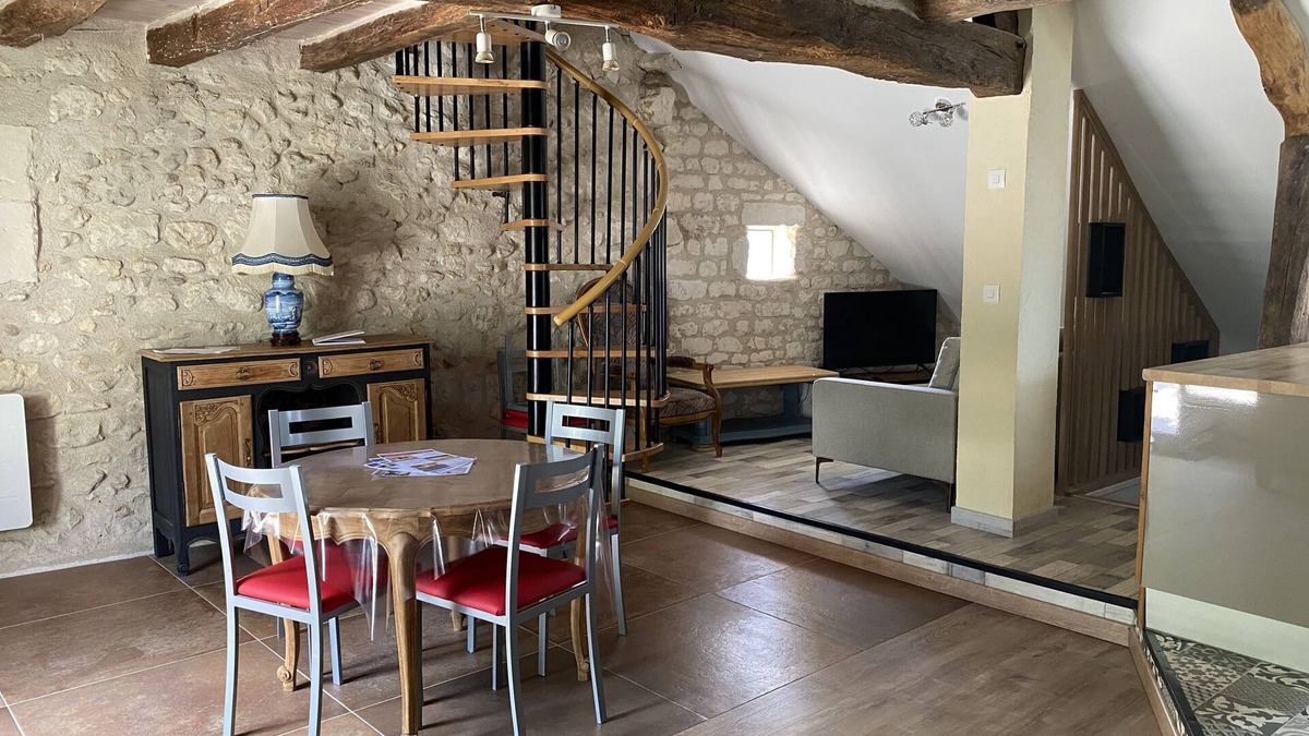 Seigy House | Atypical village house, old stones