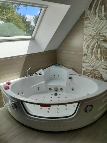 Porcaro Bed & Breakfast | AU BON ACCUEIL A PORCARO AVEC ACCES au SPA EN ILLIMITE