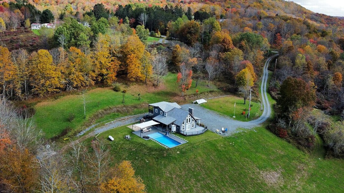Parksville Ski Chalet | Au Bon Orchard - Catskills Mountain Views/Private Heated Pool and Jacuzzi