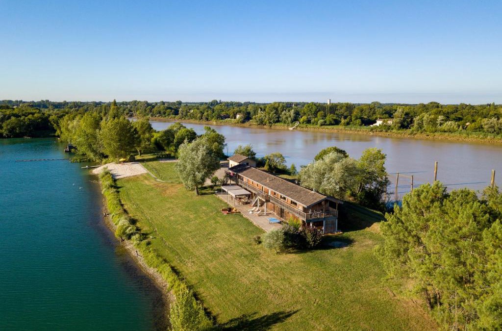 Baurech Villa | Au bord de l'eau - Grande maison - Baurech Insolite