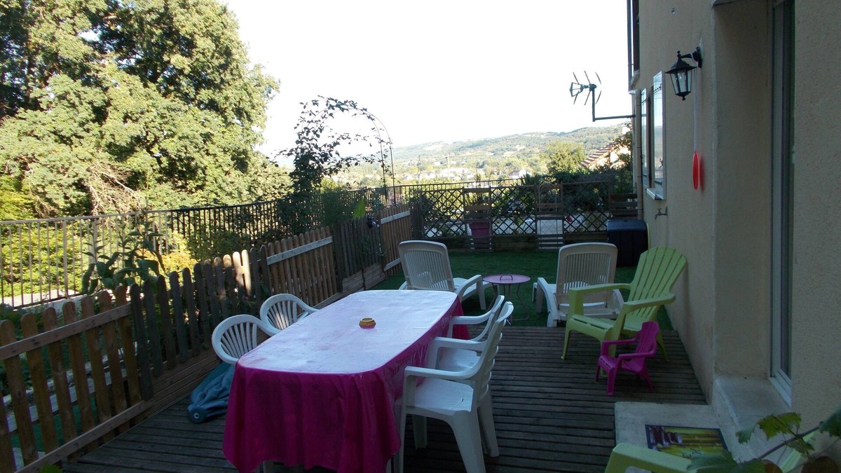Terrasson-la-Villedieu House | Au calme avec terrasse sur les hauteurs de Terrasson.