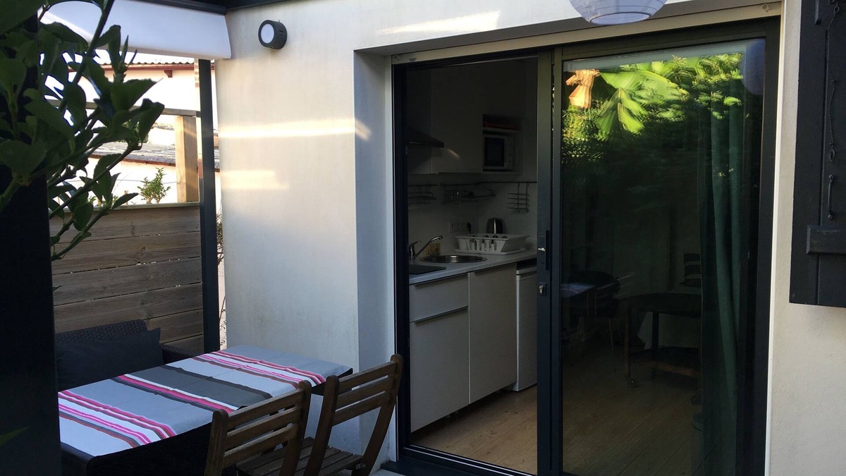 Biarritz Apartment | Au Calme Dans Biarritz, Charmant T1 Avec Terrasse et Jardin