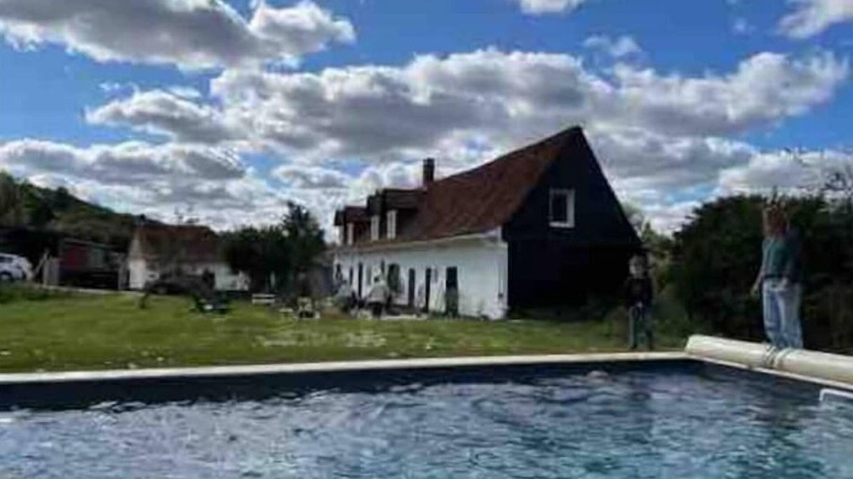 Embry House | Au Champ des Oiseaux - Nature & Piscine
