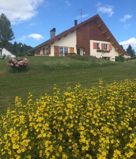 Les Fourgs Bed & Breakfast | Au Charnet