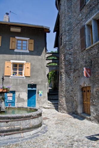 Albertville Bed & Breakfast | Au Cheval Blanc - appartements et chambres d'hôtes