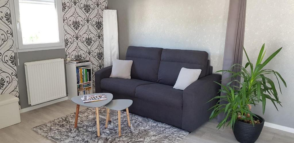 Noyal-Chatillon-sur-Seiche Apartment | Au jardin de la seiche