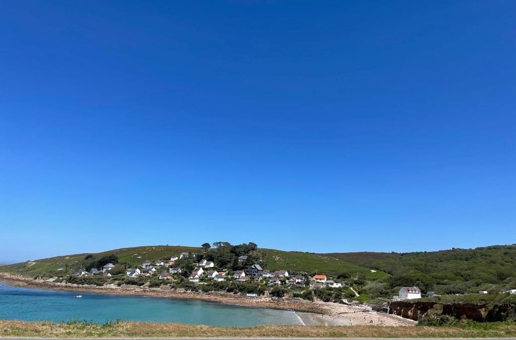 Maupertus-sur-Mer House | Au Petit Brick - Cosy beachfront house