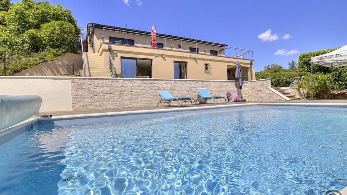 Charnay House | Au Petit Fontainebleau