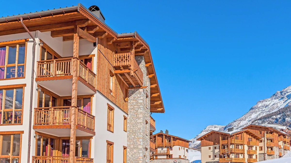 Lanslevillard Condo | Au pied des pistes | T8 pour 16p | Vue imprenable
