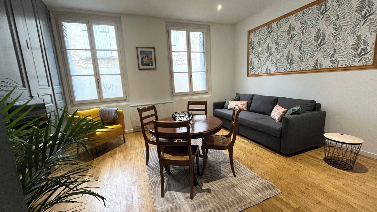 Cheille Apartment | Au Pied du Château - Appartement 4 Pers. Tout Confort