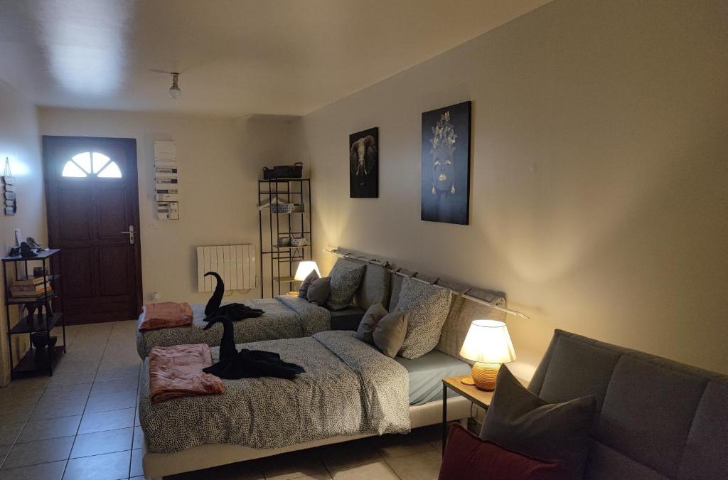 Bellegarde-du-Loiret Apartment | Au pied du Château