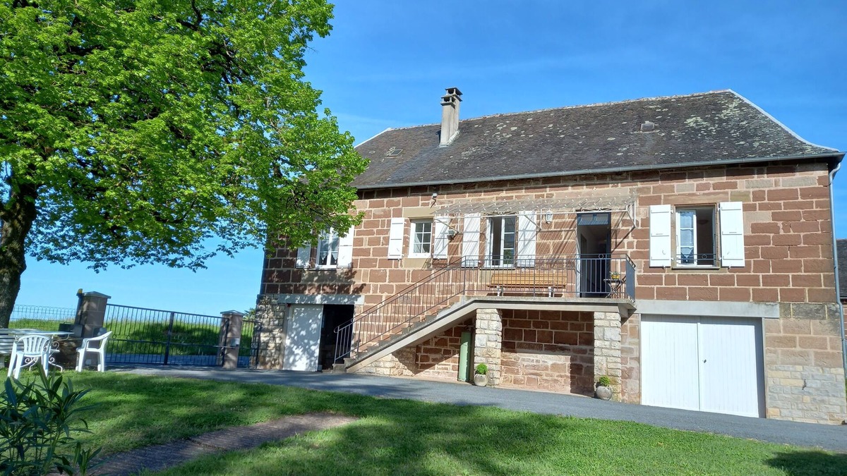 Saint-Pantaleon-de-Larche House | Au Sud-ouest de Brive Joli Gîte 8 Personnes à Deux pas de la Dordogne et du Lot