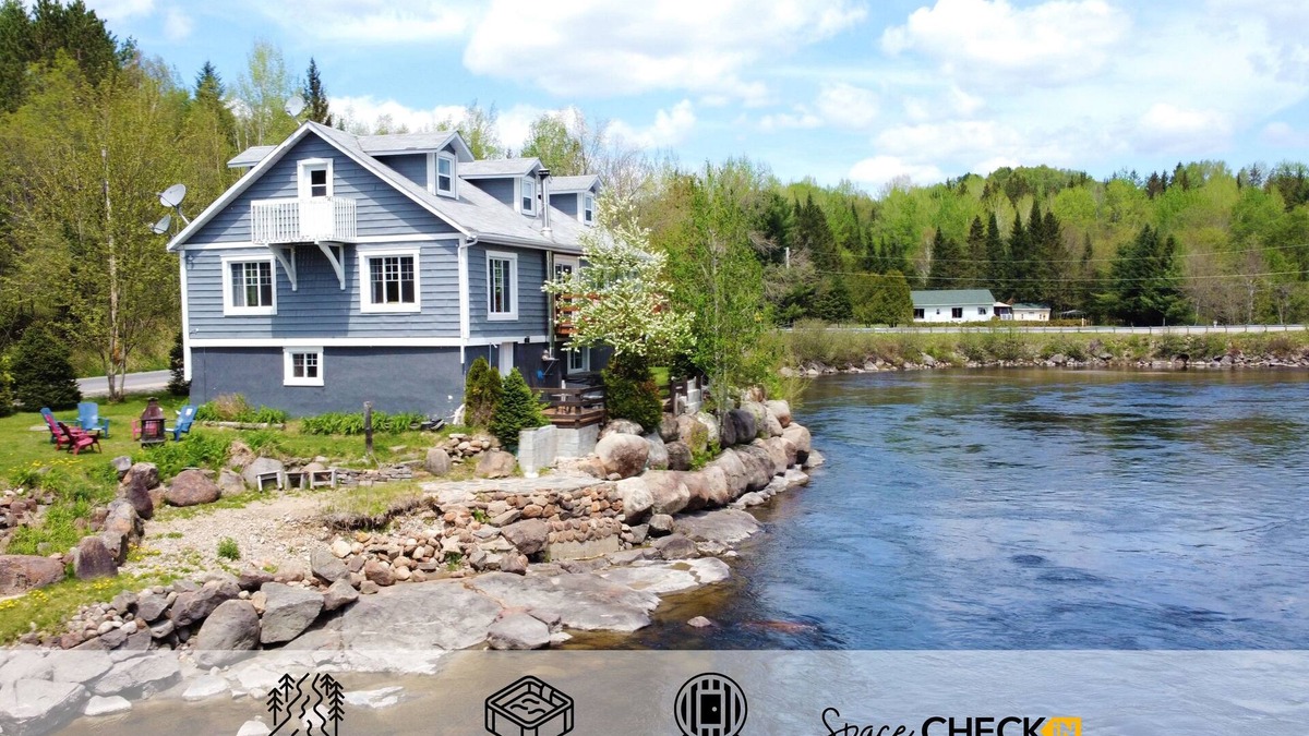 Huberdeau Ski Chalet | Au Tournant de La Rouge ♥ Spa & Sauna Vibe ☼