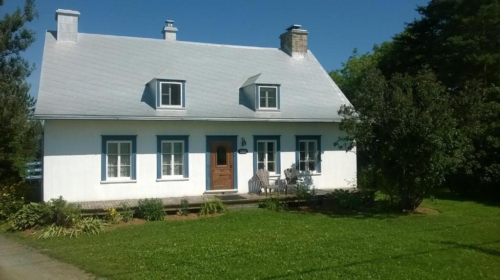 Saint-Pierre-de-l'lle-d'Orleans Bed & Breakfast | Au Vieux Foyer