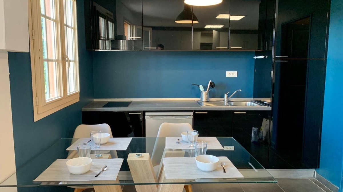 Aubagne Apartment | Aubagne: 37m2 self-contained studio in pine forest.