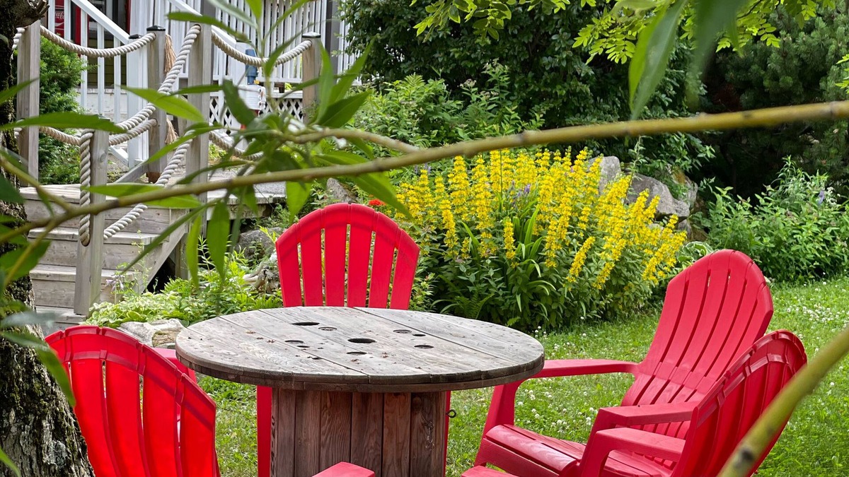 Petit-Rocher Hotel | Auberge d'Anjou-Sūrya Café