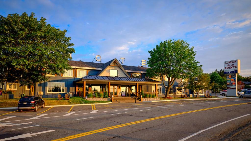 Riviere-du-Loup Regional County Municipality Hotel | Auberge de la Pointe