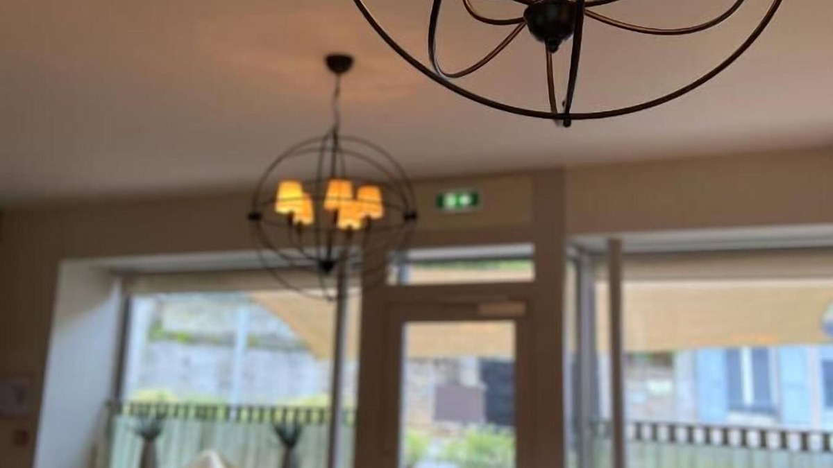 Grosrouvre House | Auberge du Chasseur