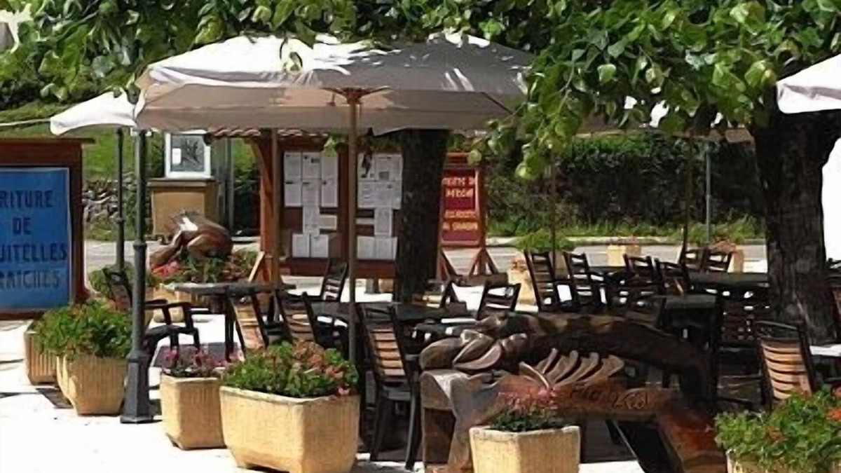 La Chaux-du-Dombief Hotel | Auberge du Hérisson