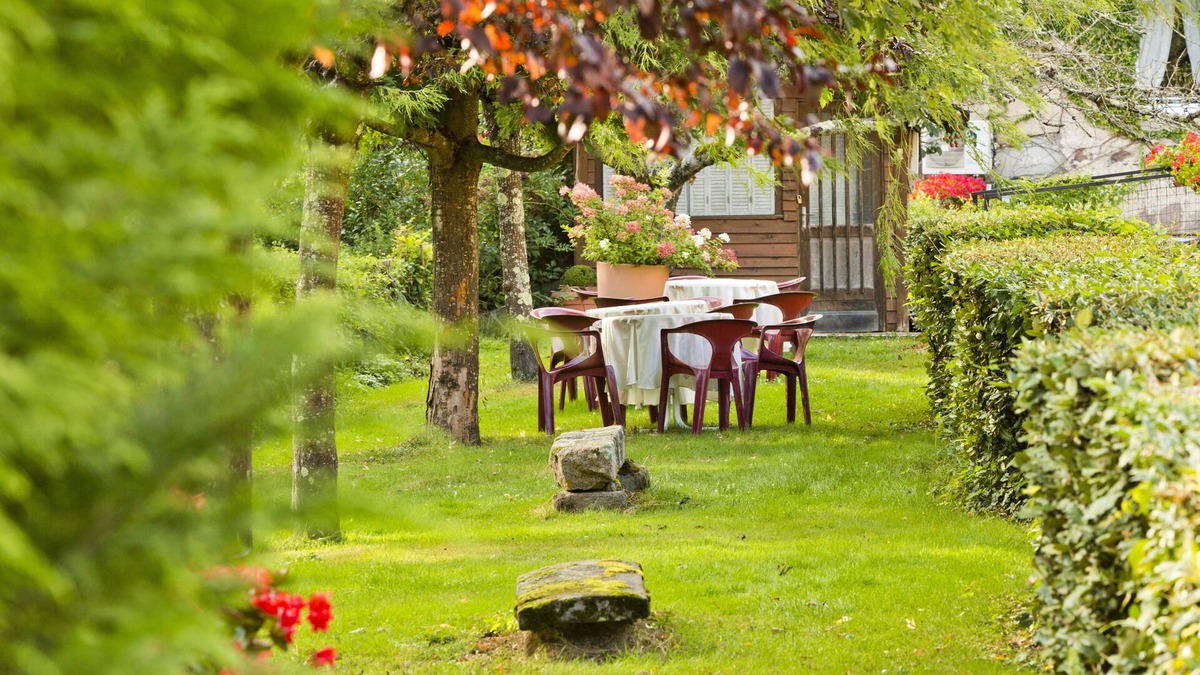 Lapalisse Hotel | Auberge Du Moulin Marin