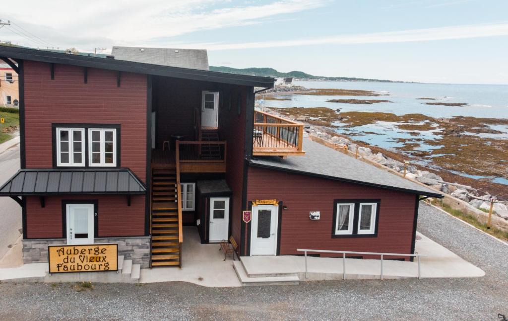 Sainte-Anne-des-Monts Hotel | Auberge du Vieux Faubourg
