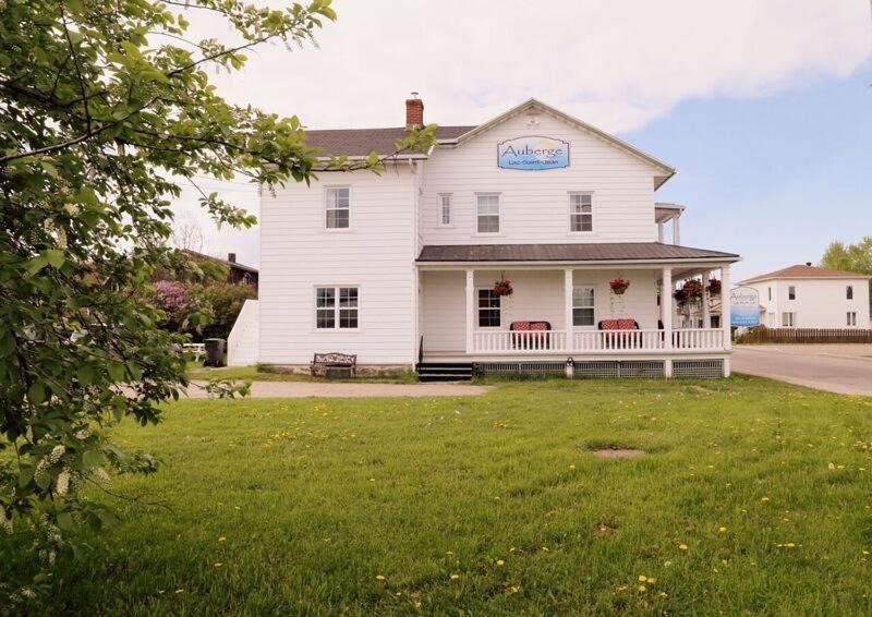 Roberval Apartment | Auberge Lac-Saint-Jean