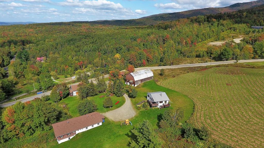 Sutton House | Auberge Schweizer
