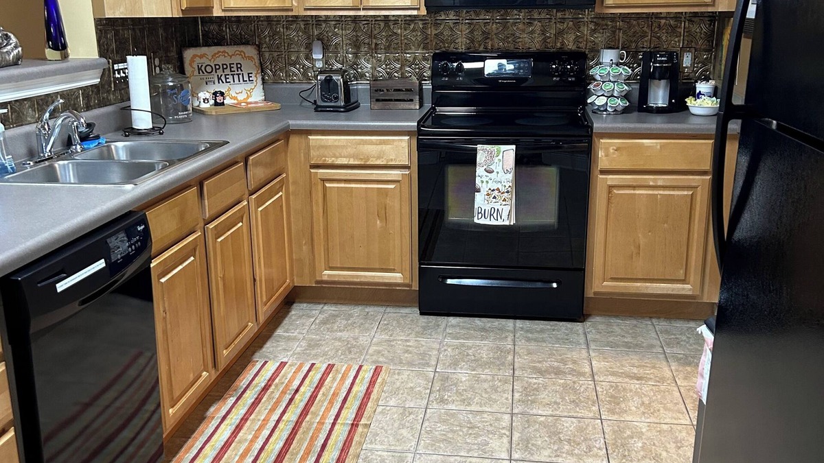 Auburn Condo | Auburn First Floor Condo. Walking Distance To Jordan Hare and Auburn Arena