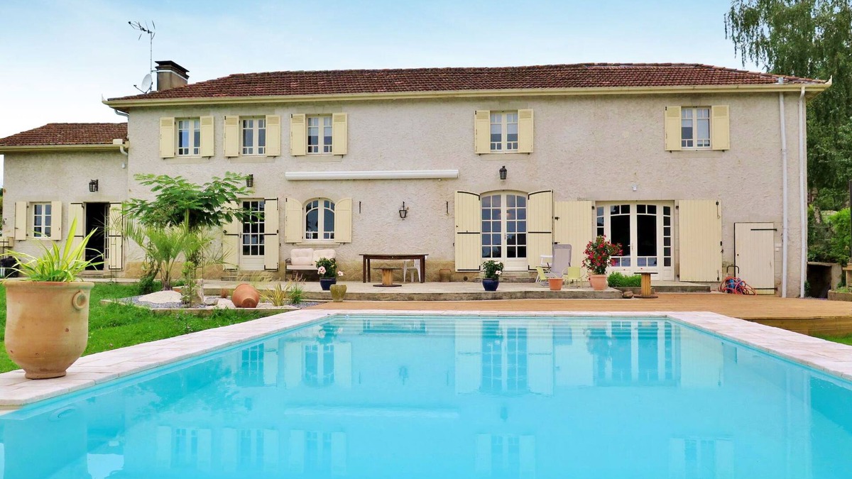 Nassiet House | Aucéloun by Interhome